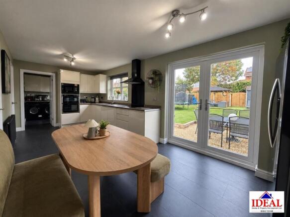 Kitchen 3.jpg