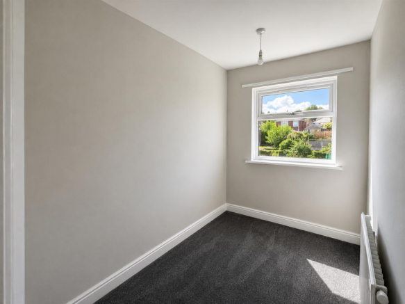 3 bed Terraced to rent Image 9