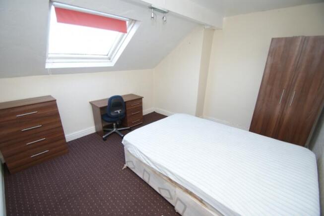 6 bed Terraced to rent Image 4