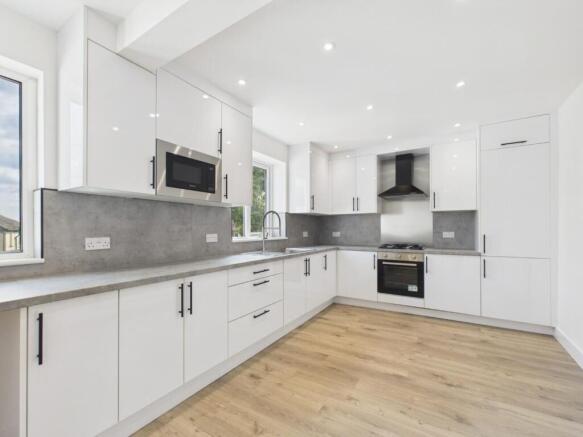 3 bed House to rent Image 5