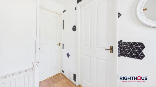 2 bed Terraced for sale Image 5