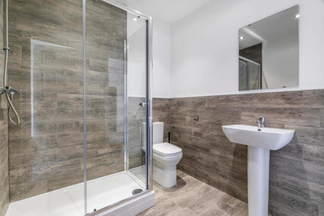 6 bed House to rent Image 4