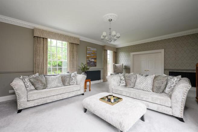 6 bed Detached for sale Image 9