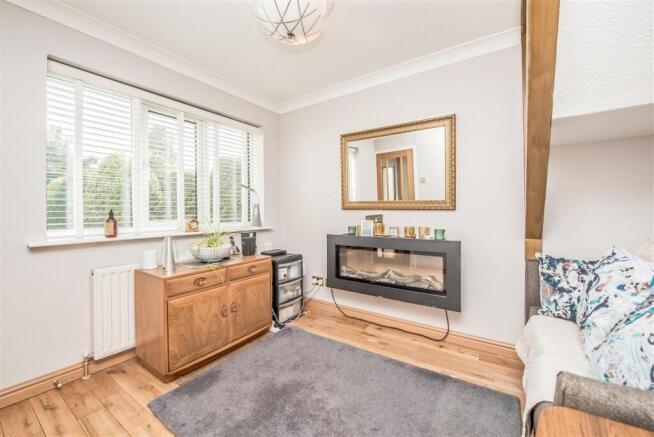 4 bed Detached for sale Image 6