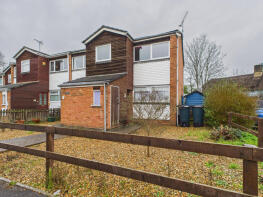 29, Larch Drive, Reading RG5 3LW