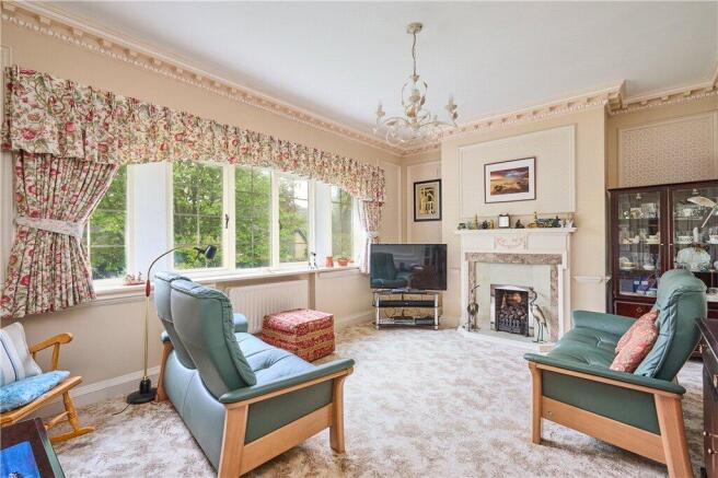 5 bed Detached for sale Image 5