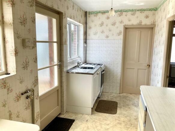 Kitchen pic1.jpg