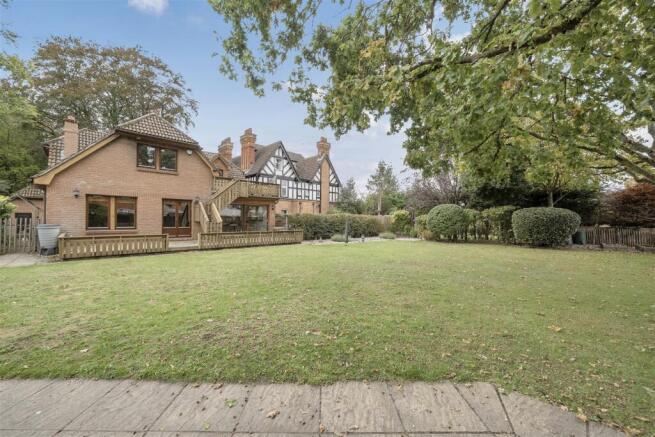 1364454-10-68e7a154be850 .jpg