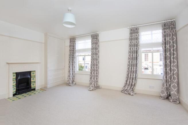 4 bed Terraced to rent Image 7