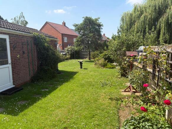 GARDEN.JPG