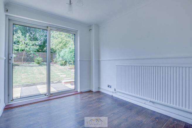 3 bed Semi-Detached for sale Image 9