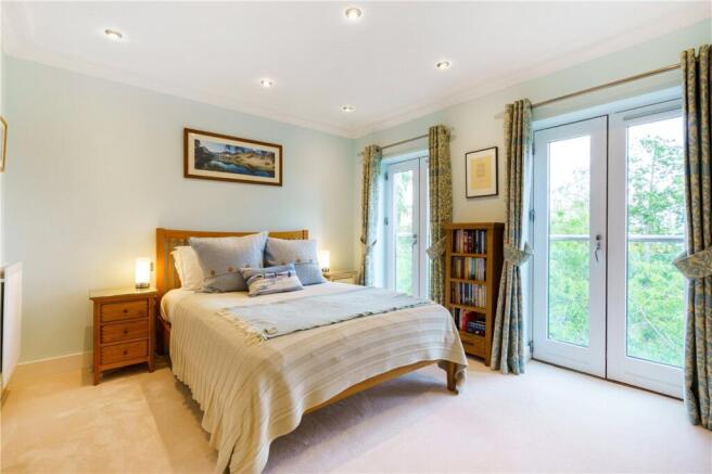4 bed Terraced for sale Image 10