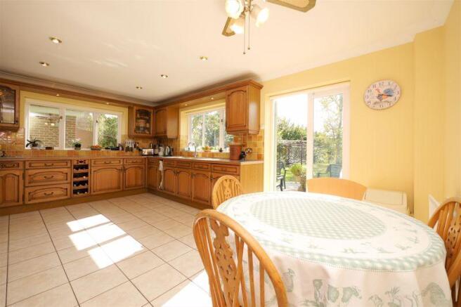 KITCHEN/BREAKF...