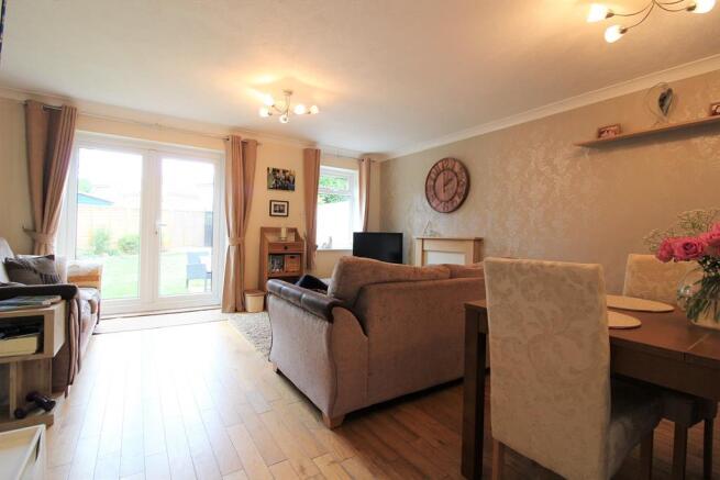 SITTING / DINING ROOM