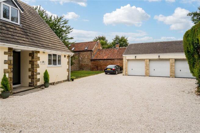 Car Parking / Garage