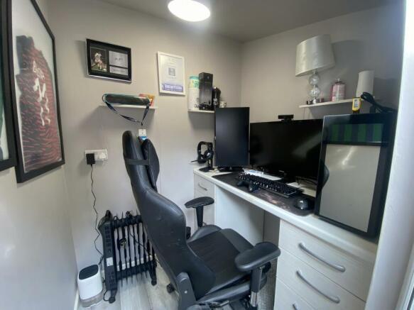 Photo 8