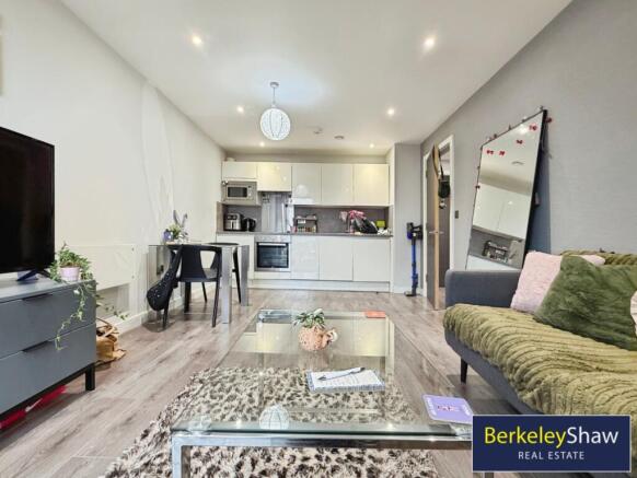 Kitchen diner/living area (2)