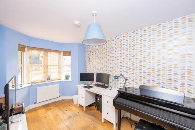 4 bed Detached for sale Image 8