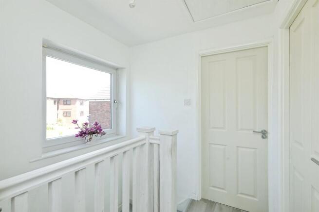 3 bed Detached for sale Image 8