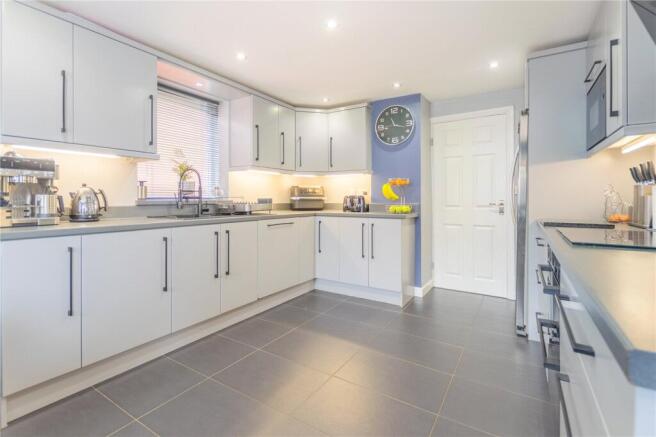 4 bed Semi-Detached for sale Image 4