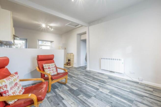 KITCHEN/LOUNGE
