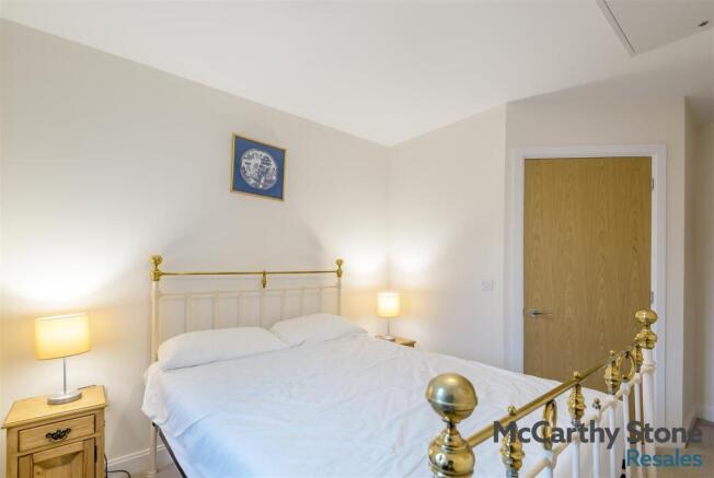 2 bed Apartment for sale Image 8