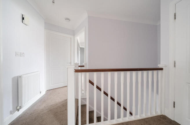 1385601-4-6928c0b...