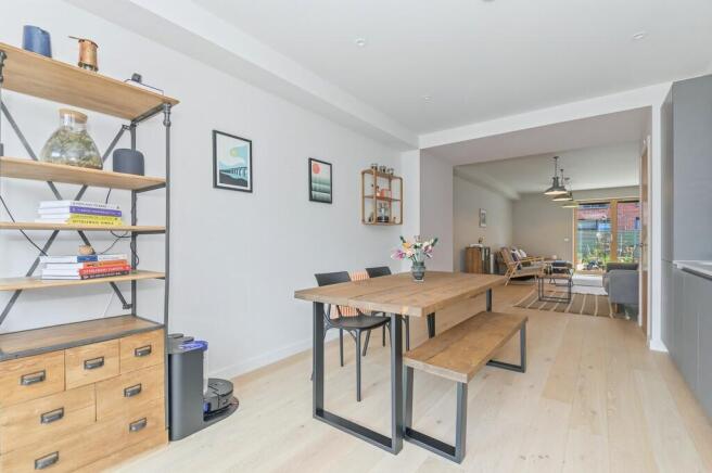 3 bed Town House for sale Image 10