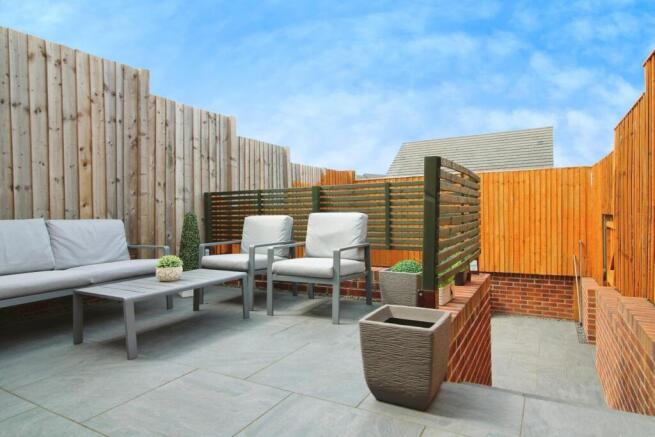 2 bed Semi-Detached to rent Image 10