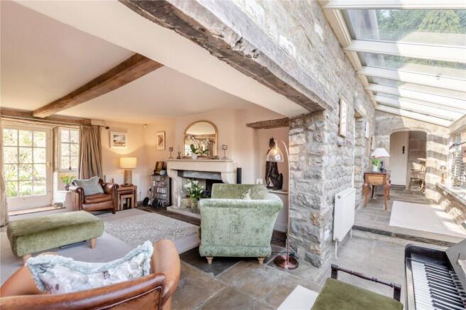 4 bed Detached for sale Image 6