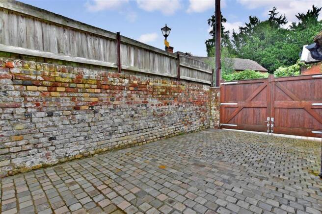Driveway/Parking