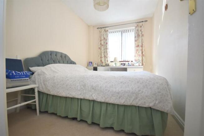 bed 2.jpg