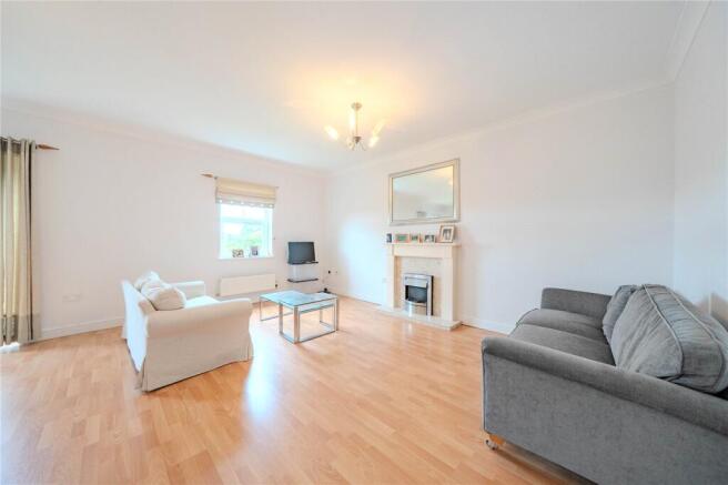 2 bed Apartment for sale Image 4