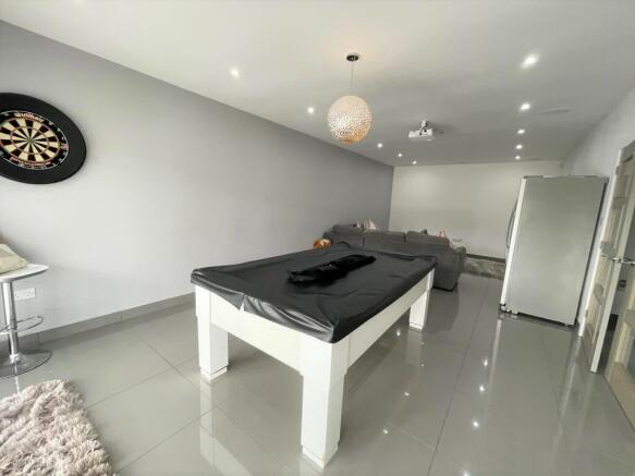 GAMES ROOM B