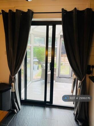 3 bed Semi-Detached to rent Image 8