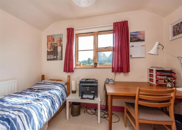 5 Foster Street-bed3.jpg