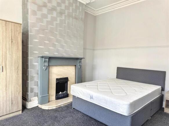 3 bed Terraced for sale Image 6