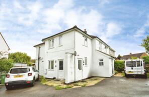 125b, Churchill Avenue, Aylesbury HP21 8ER