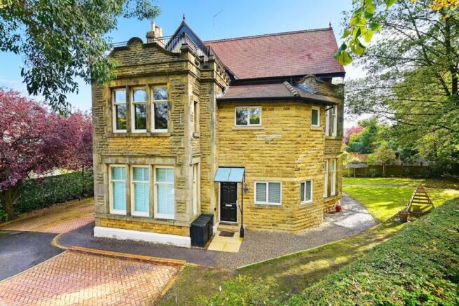 2 bed Flat for sale in harrogate