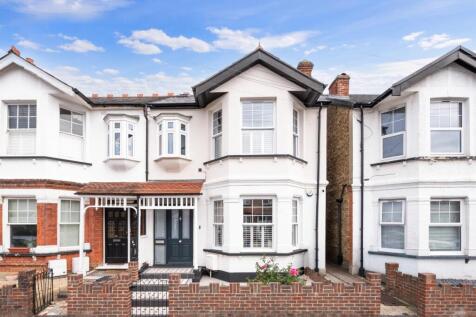 St. James Avenue, Sutton