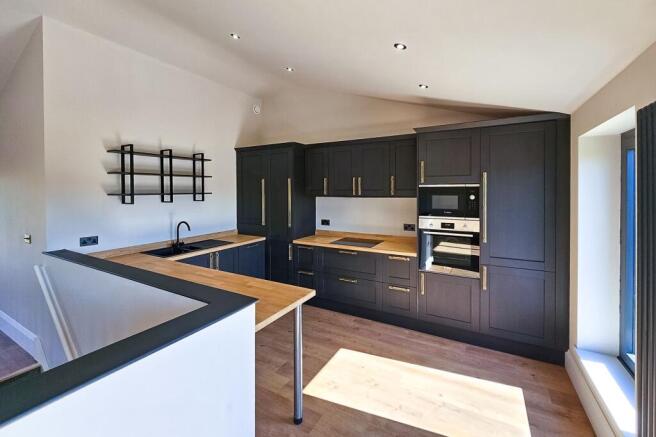 2 bed Village House for sale Image 9