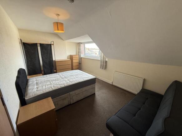 1 bed House Share to rent Image 5
