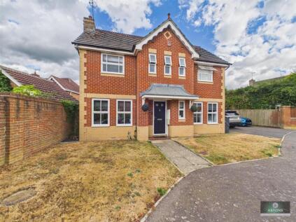 Henley Close, Maidenbower, Crawley