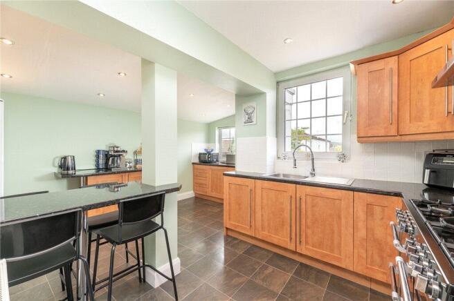 3 bed Semi-Detached for sale Image 6