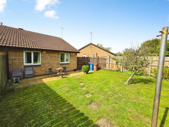 2 bed Semi-Detached Bungalow for sale Image 4