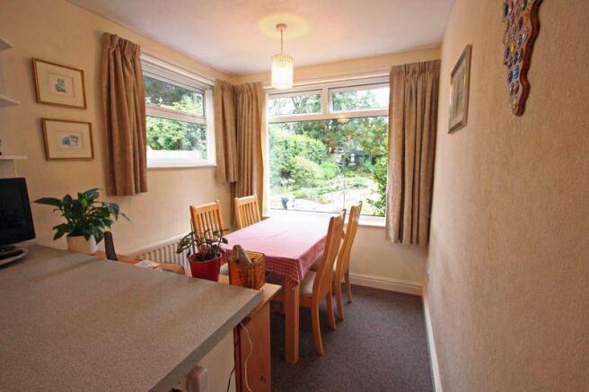 BREAKFAST AREA WITHIN KITCHEN