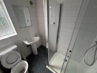 7 bed Terraced to rent Image 10