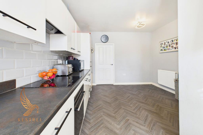 3 bed Semi-Detached for sale Image 5