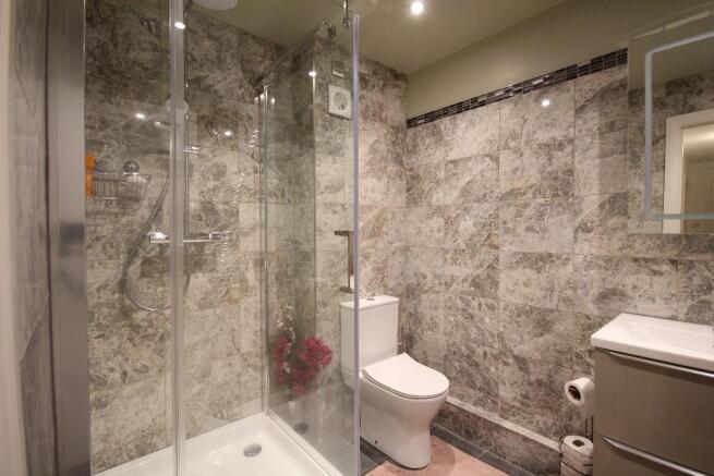 Shower room 1