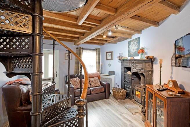 2 bed Terraced for sale Image 6